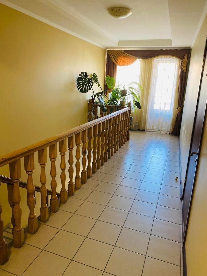 Apartments Умань Екстер'єр фото